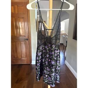 Victoria's Secret Black Lace Floral Babydoll Chemise Womens M Satin Purple Rose